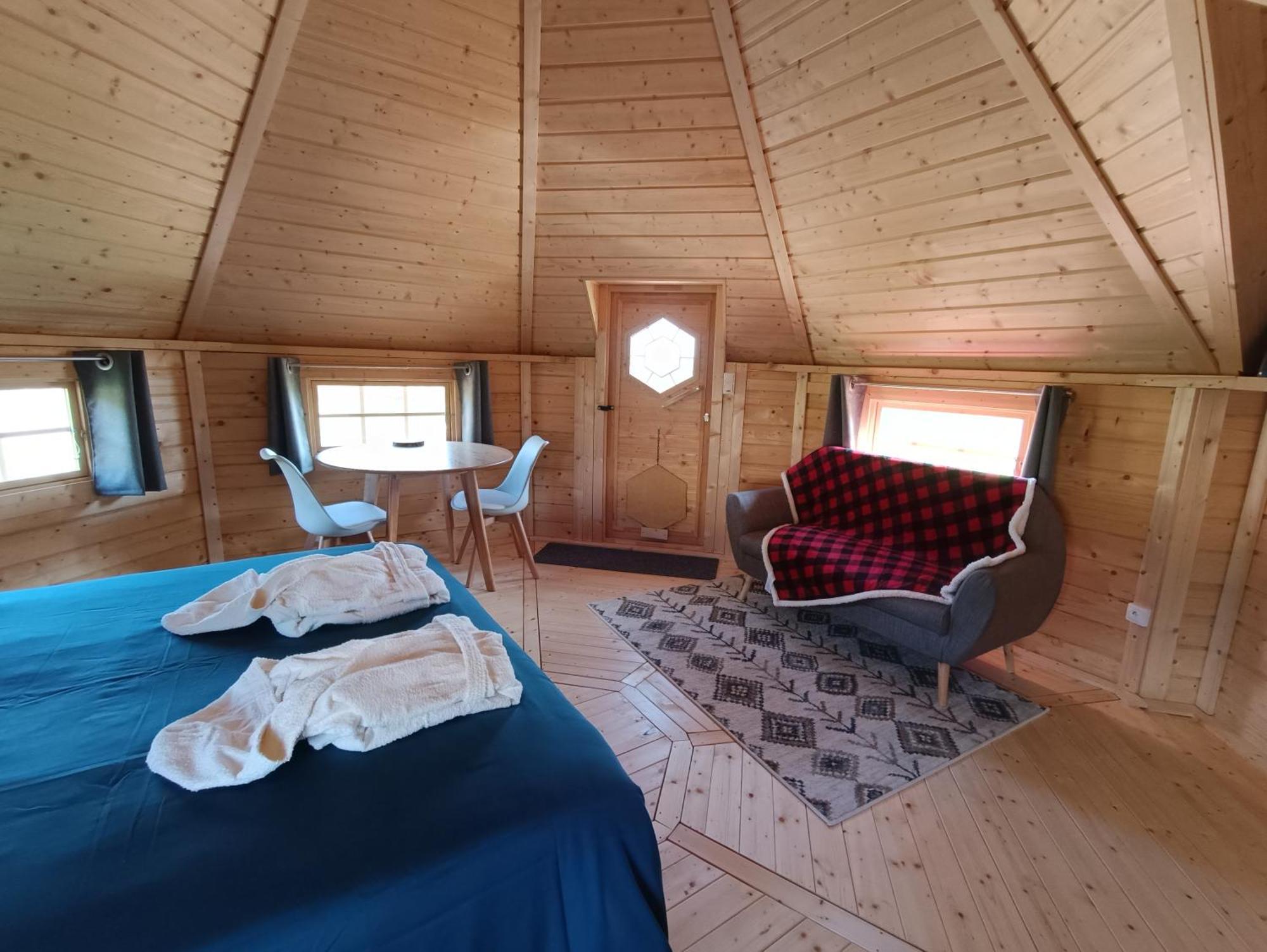Les Cabanes Du Grand Nord Pradines  Extérieur photo